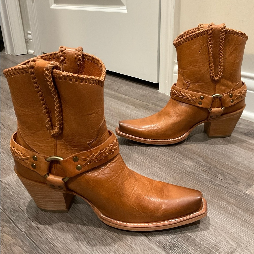 Cleo + Wolf Willow Fashion Tan Leather Heeled Booties Boots